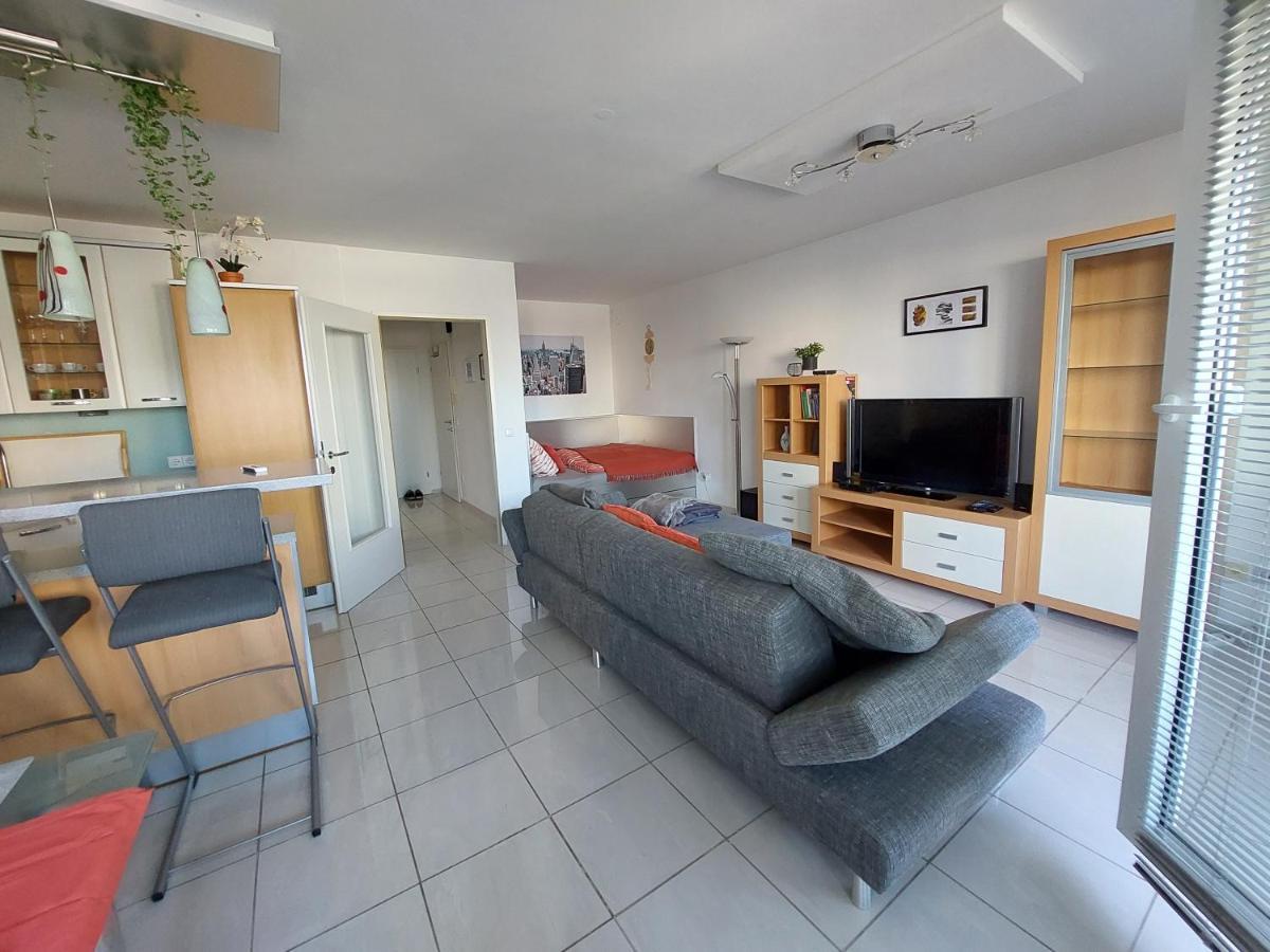 Tower Apartment With Private Terrace Next To Uno Wien Exteriör bild
